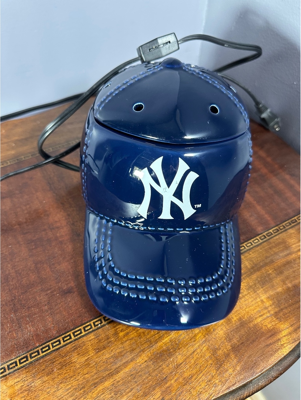 Scentsy NY Yankees MLB Baseball Cap Full Size Electric Wax Warmer Retired